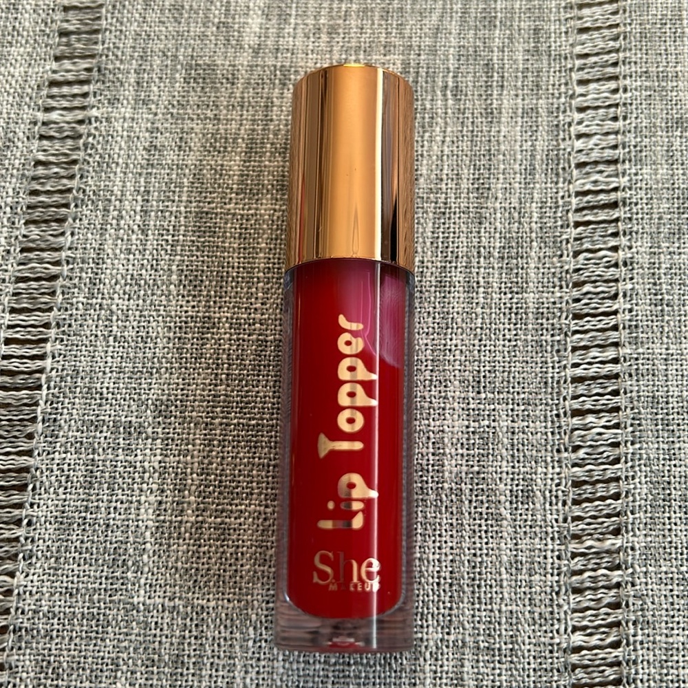 She Lip Topper